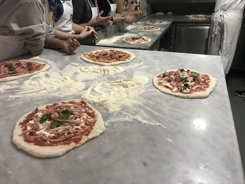 Rome: Hands-On Pizza Making Class near the Vatican with Wine - Eating your pizza with wine