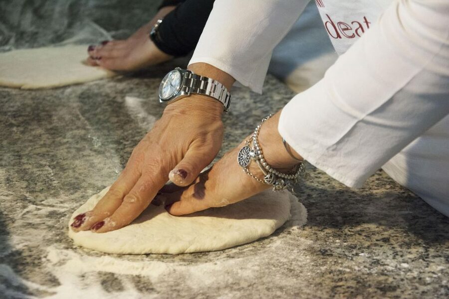 Rome: Hands-On Pizza Making Class near the Vatican with Wine - Why families tend to enjoy it