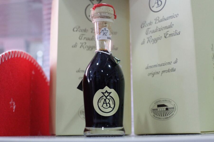 Rome: Italian Food and Wine Guided Tasting Experience - Truffle, prosciutto, and other extras
