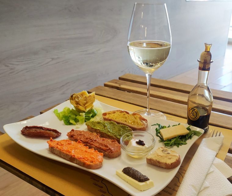 Rome: Italian Food and Wine Guided Tasting Experience - The wine program and pacing