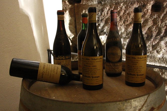 Rome Pantheon: Fine Food & Wine Pairing Dinner with Sommelier - A prosecco welcome in the private cellar