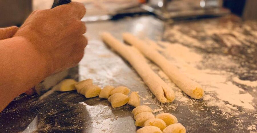 Rome: Pasta & Tiramisu Class with Free Flowing Fine Wine - Starting with tastes and kitchen guidance