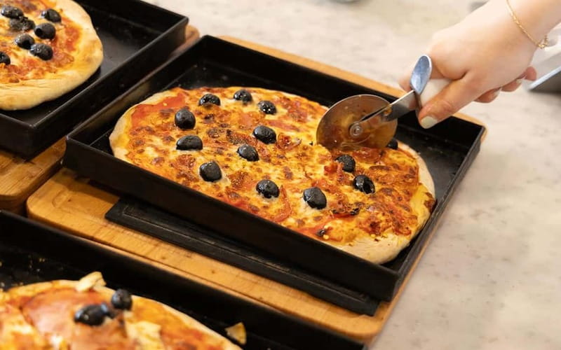 Rome: Pizza and Tiramisù Cooking Class with Glass of Wine - Learning Roman pizza from flour and water