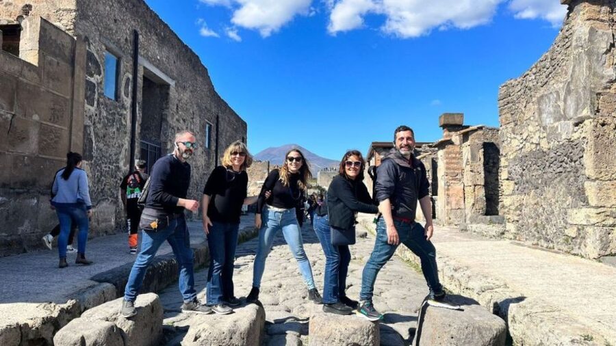 Rome: Pompeii Tour with Wine and Lunch by High Speed Train - A vineyard near Vesuvius changes the rhythm of the day