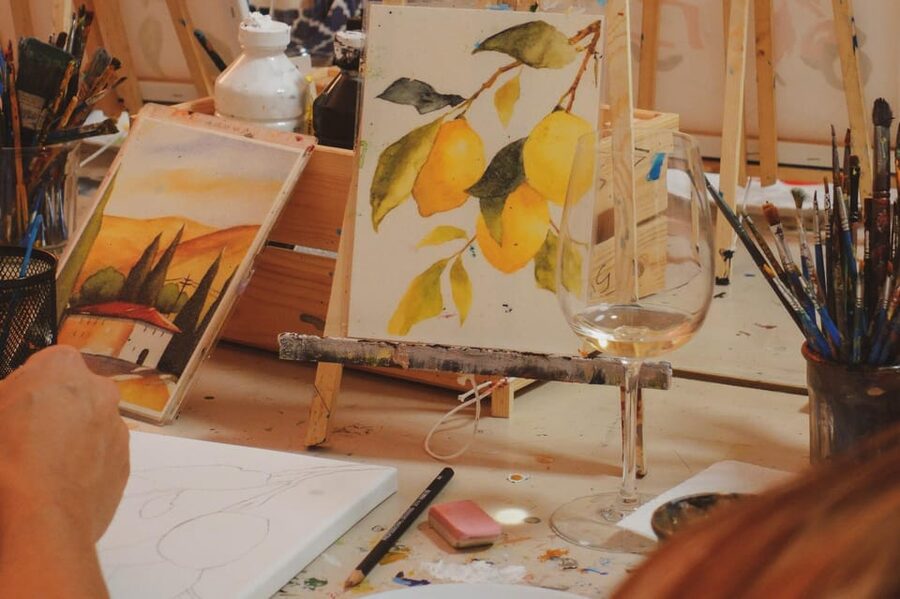 Rome: Tipsy Painting Class with Fine Wine and Arts - Choosing and painting a piece of Rome