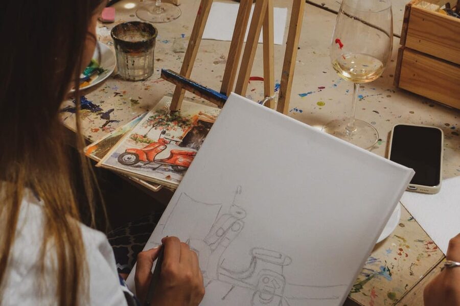 Rome: Tipsy Painting Class with Fine Wine and Arts - Why the instructors matter