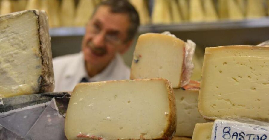 Rome: Trastevere Food and Wine Tasting Tour - Antica Caciara and the serious cheese course