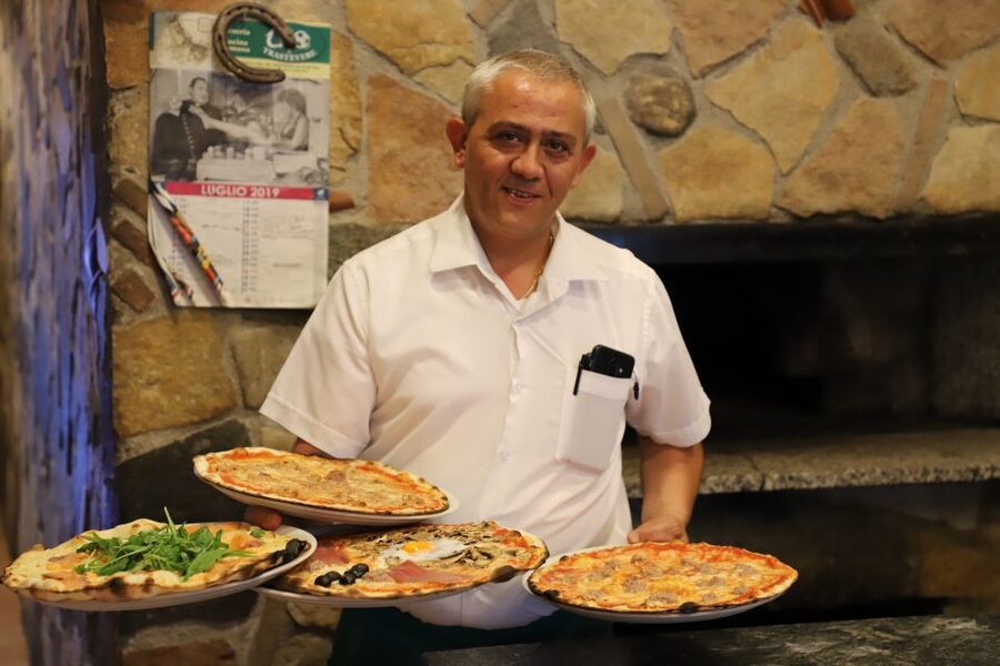 Rome: Trastevere Food and Wine Tasting Tour - Wine in an Italian enoteca