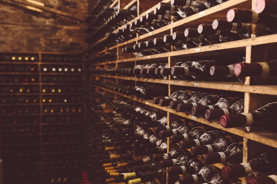 Rome: Twilight Trastevere Food Tour with Wine Tasting - Price, group feel, and what you receive