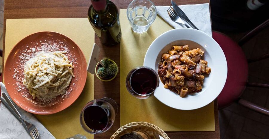 Rome: Twilight Trastevere Food Tour with Wine Tasting - A four-hour dinner that keeps changing shape