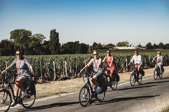 Saint-Emilion Electric Bike Day Tour with Wine Tastings & Lunch - A picnic lunch under the trees