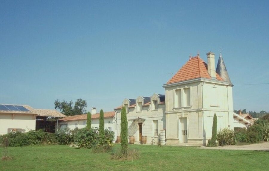 Saint-Émilion: Family Vineyard Visit with Wine Tasting - Key points at a glance