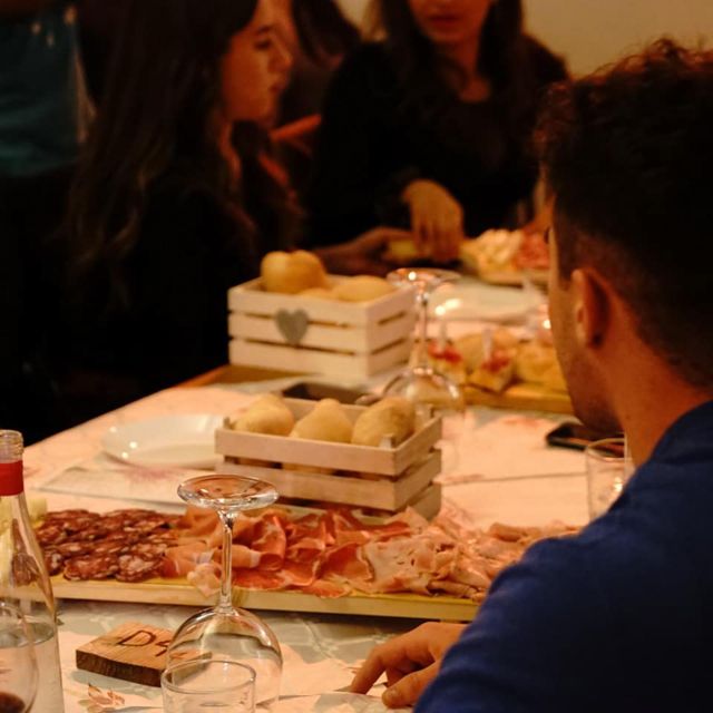 Salò: Tasting of 4 Valtenesi wines with local food - What happens during the 90-minute visit
