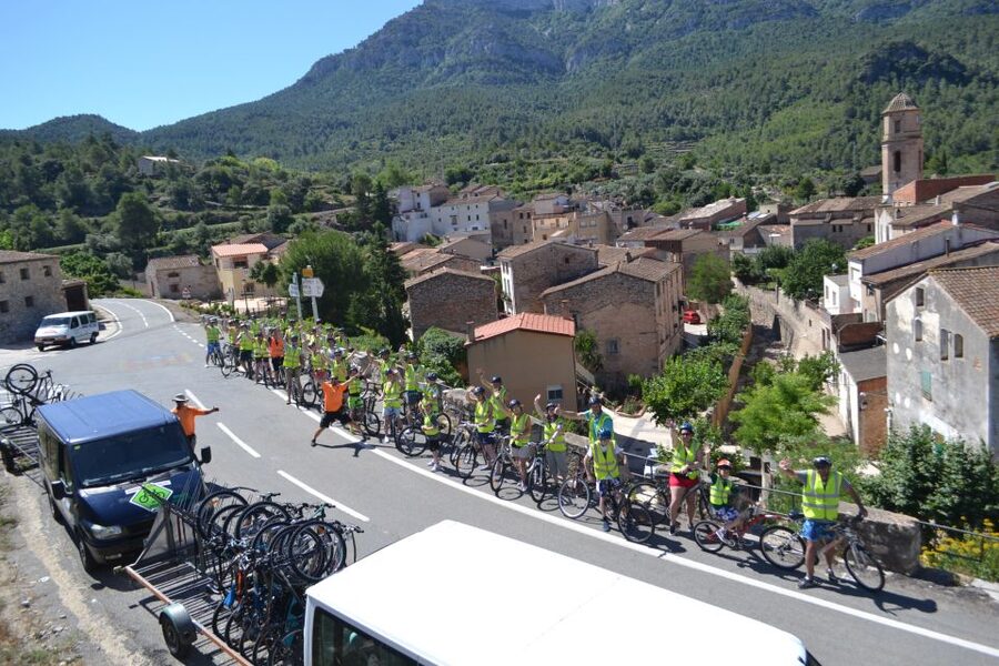 Salou: Easy Bike Tour with Wine Tasting - The tour at a glance