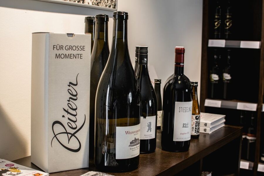 Salzburg: Guided Wine Tasting in a Hidden Wine Bar - What the guide adds to the experience
