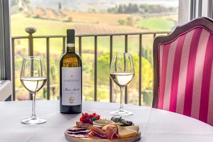 San Gimignano: Premium Wine Tour with Lunch - A Tuscan lunch with five wines