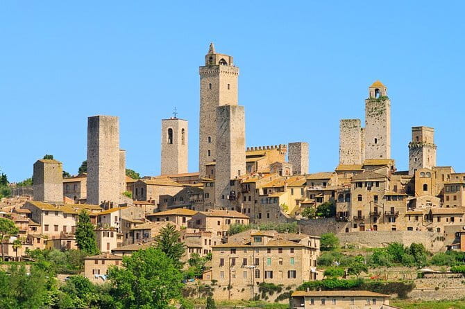 San Gimignano, Siena, Monteriggioni: Fully Escorted Tour, Lunch & Wine Tasting - Monteriggioni, a short visit inside intact walls