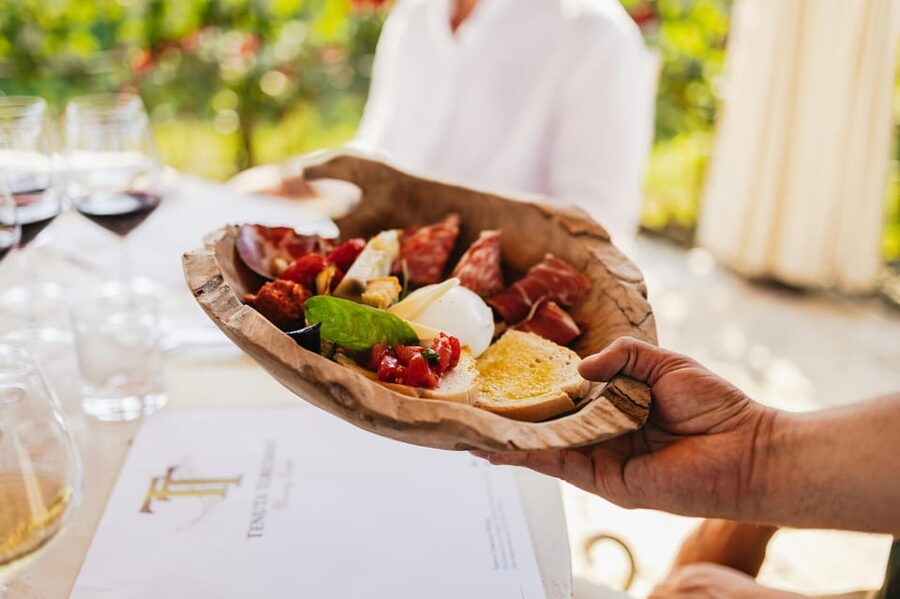 San Gimignano: Tuscan Vineyard Lunch with Wine Tasting - The lunch: traditional food in a vineyard setting