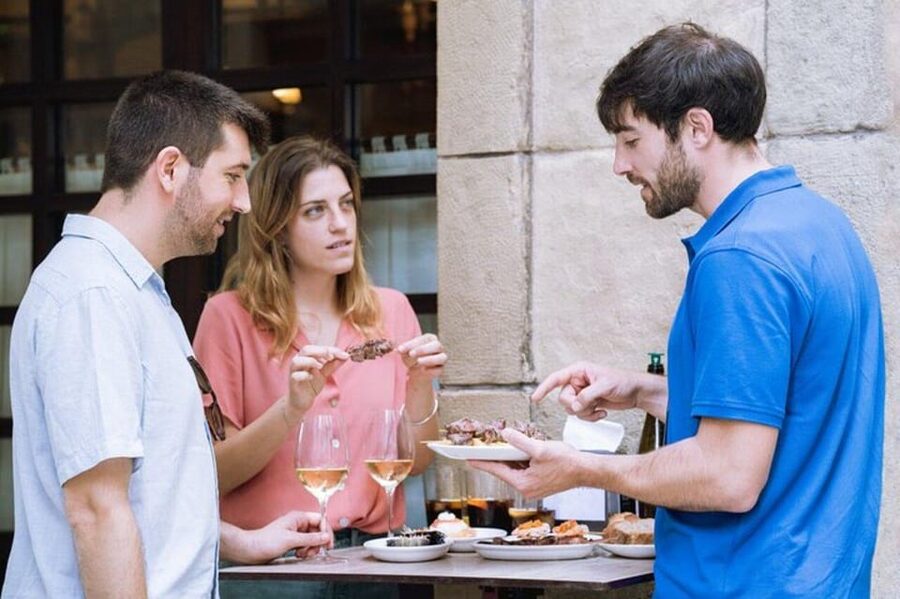 San Sebastian Food Tour: Pintxo Tasting Paired with Wines - Walking through the Parte Vieja
