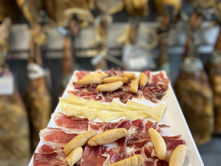San Sebastian: Market, Pintxos and Wine Tasting Tour - How much food and drink do you receive?