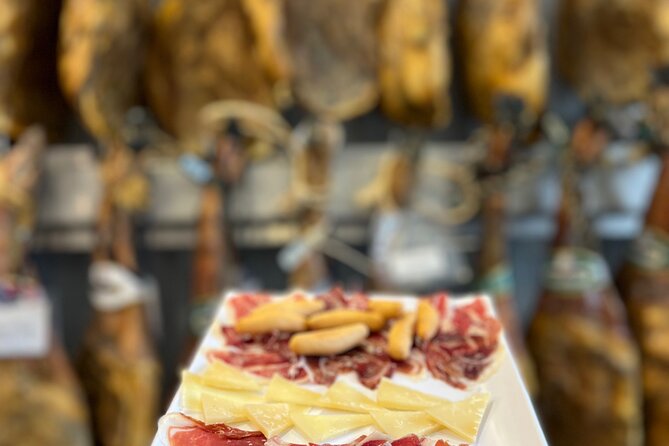 San Sebastian Pintxo Food, Wine & Market Foodie Tour(Small Group) - The guides shape the experience