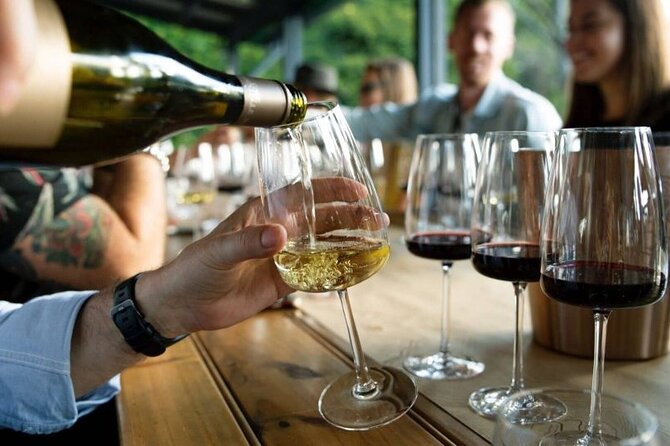 Santiago de Compostela: Cheese and Wine Tasting Experience - Starting in Santiago’s old town