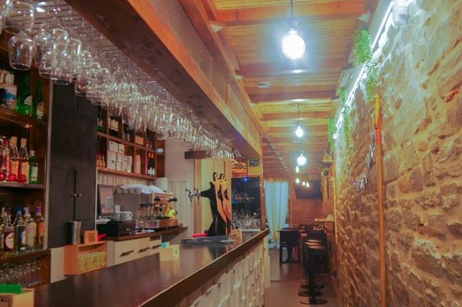 Santiago de Compostela: Cheese and Wine Tasting Experience - The host makes the difference