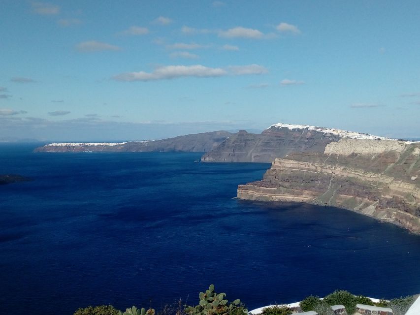 Santorini: Wine Tasting Tour & Sunset Viewing - First winery: a gentle start with a 75-minute tasting