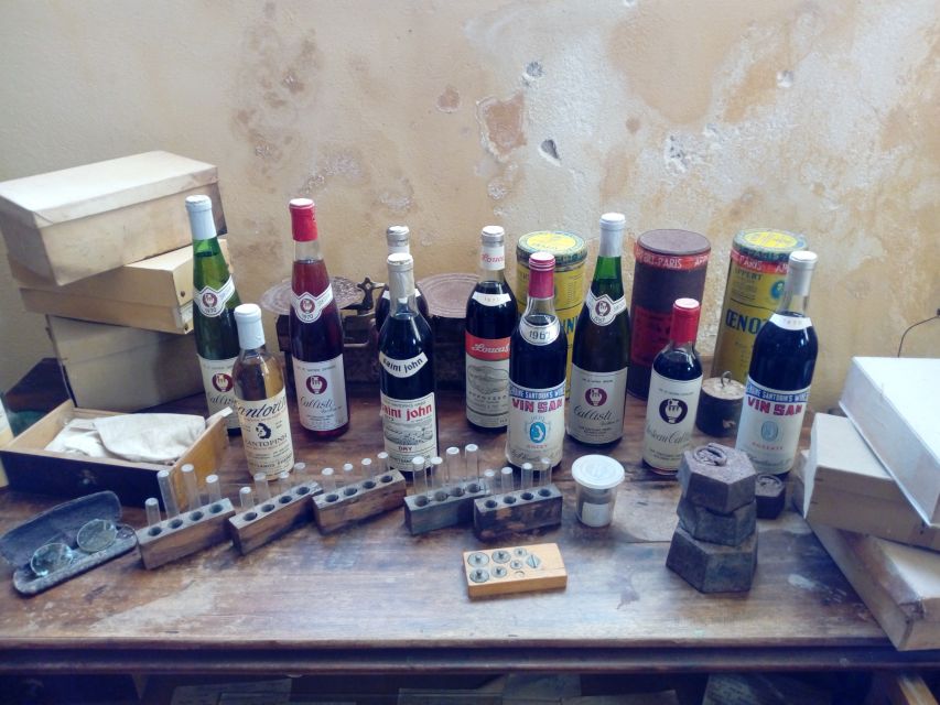 Santorini: Wine Tasting Tour & Sunset Viewing - The food is more than a garnish
