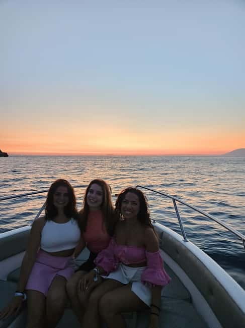 Sarandë: Sunset boat tour with local wine - Why this sunset cruise works so well