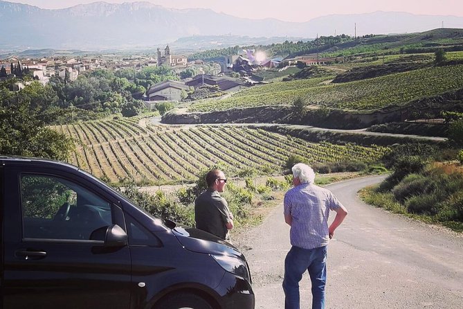 Semi-Private Rioja Tour of 3 Premium Wineries from Bilbao - Lunch and a walk through Laguardia