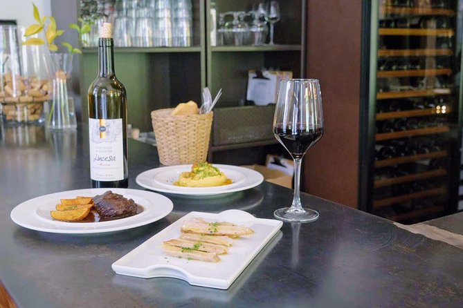 Sevilla Food Tour: Tapas, Wine, History & Traditions - Santa Maria la Blanca and grandma-style cooking