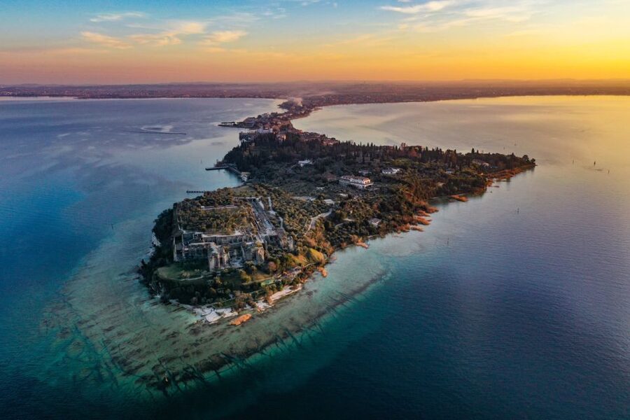 Sirmione: Sunset Boat Cruise with Local Wine - The old harbor, Maria Callas’s villa, and Aquaria