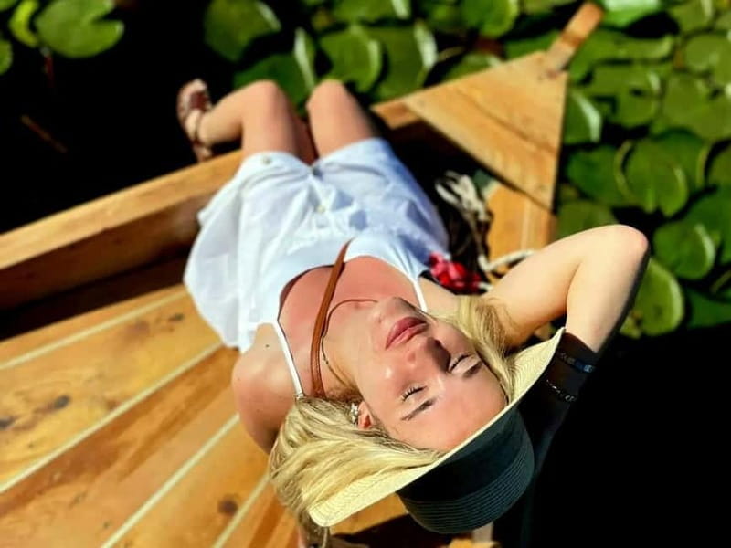 Skadar Lake: Guided Sunset Boat Tour with Wooden Boat & Wine - Fort Lesendro and the story of Njegoš