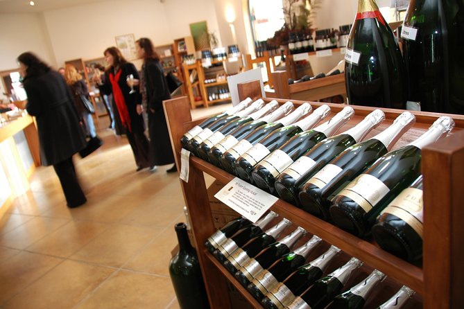 Small-Group Kumeu Wine Country Tour with Wine Tastings & Lunch - Why Kumeu works so well from Auckland