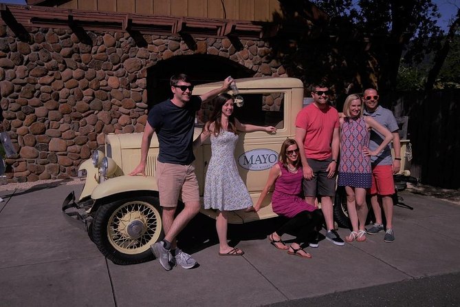 Sonoma Valley Open Air Wine Trolley Tour - Lunch gives the six-hour day a needed pause