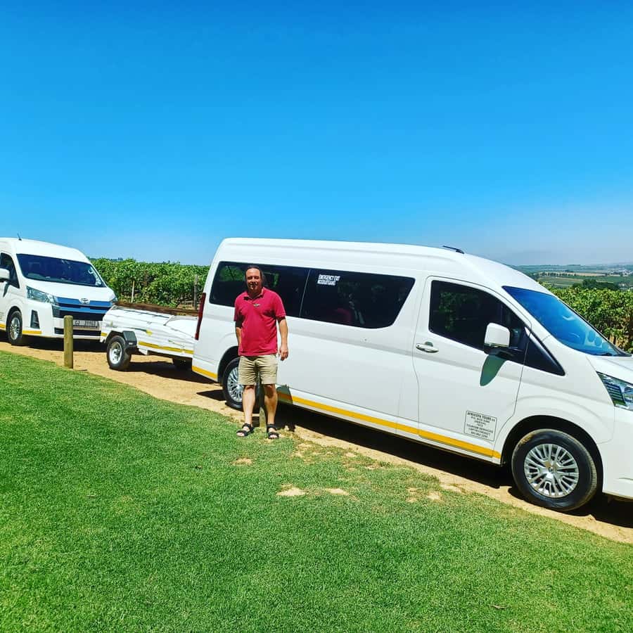 Stellenbosch wine tour, all inclusive of lunch and tastings. - Four wineries give you a proper taste of Stellenbosch