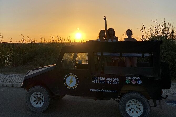 Sunset Beach Safari w/ Champagne & Chicken Piri Piri Dinner - Guia turns the outing into dinner