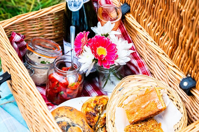 Sussex Vineyard & Winery Bus Tour on Iconic Vintage London Bus - The second winery adds variety