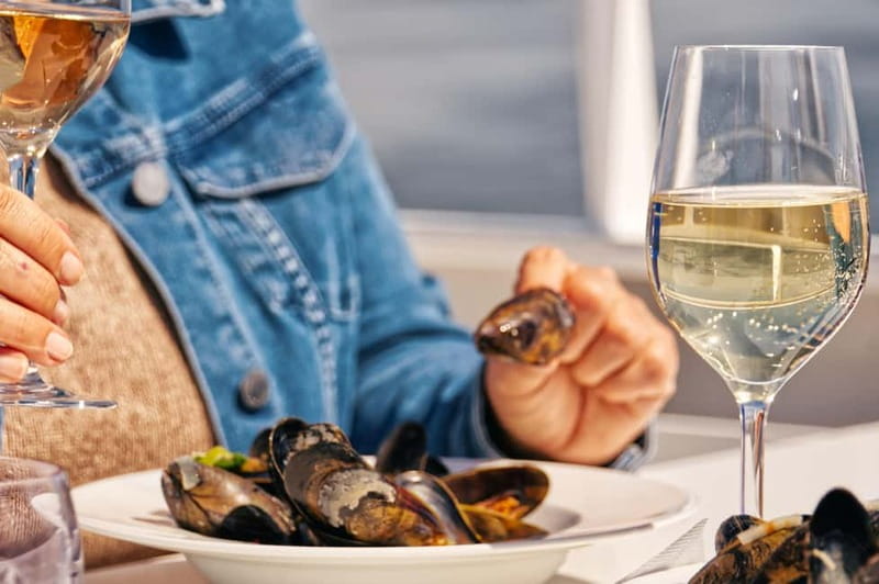 Sylt: Shell safari with boat | incl. Mussel tasting & 1 glass of wine - Key points at a glance