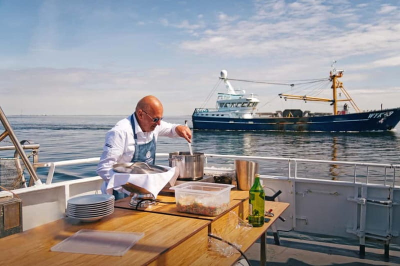 Sylt: Shell safari with boat | incl. Mussel tasting & 1 glass of wine - Seeing the mussel farms off Sylt