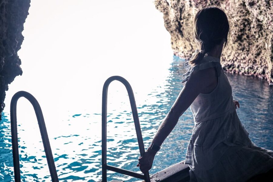 Taormina: Coastal Highlights Cruise with Wine & Food Tasting - Who should book this experience?