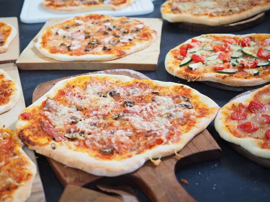 Taormina: Pizza Making Class with Lunch and Wine Tasting - Making Sicilian pasta before pizza