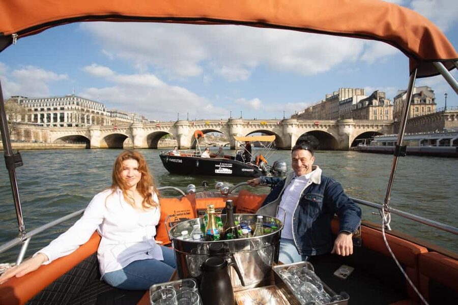 Top Private Cruises in Paris with Champagne + more surprises - Pont Neuf, Notre Dame, and Île de la Cité