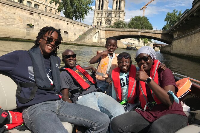 Top Private Cruises in Paris with French Champagne and surprises - Who gets the best value