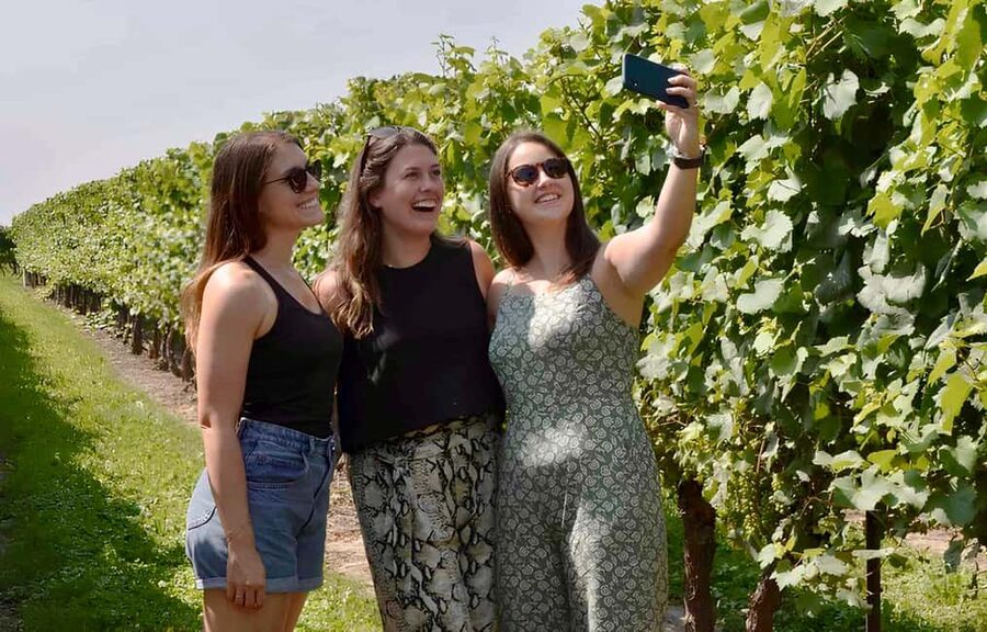 Toronto: Niagara-on-the-Lake, Wine Tasting & Chocolate Tour - Niagara-on-the-Lake gives you time to set your own pace