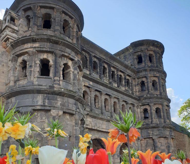Trier: Guided City Walk with Wine Tasting - Market Cross and Trier’s central square