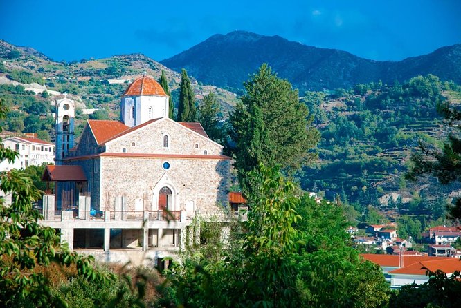 Troodos Mountains Villages: All Inclusive Food & Wine Day Tour - Halloumi, farm stops, and the local table