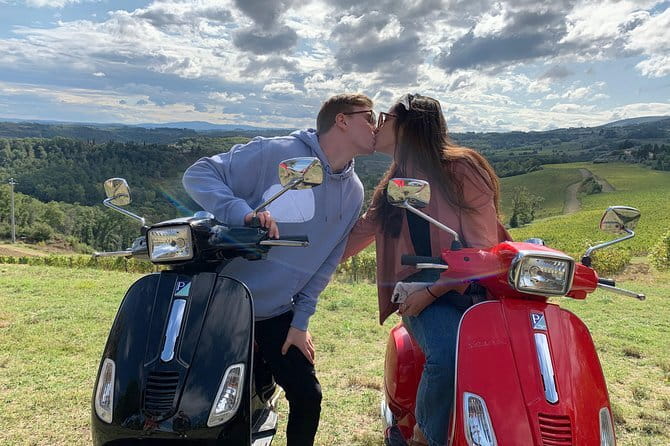 Tuscany Vespa Tour from Florence with Wine Tasting - Small details that make the day run well