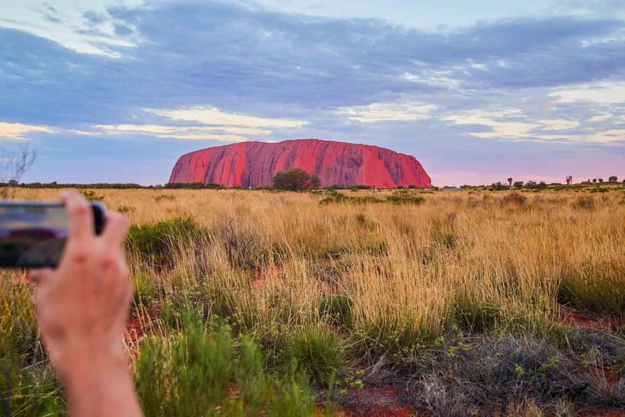 Uluru: Sacred Sites & Sunset Tour with Wine & Cheeseboard - Who should book this Uluru experience
